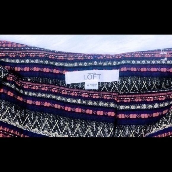 LOFT Blue/White Ikat Riviera Shorts size 4 - Picture 3 of 6